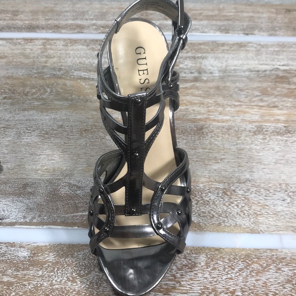 Guess 4” Silver Heels Size 7M - Picture 3 of 5